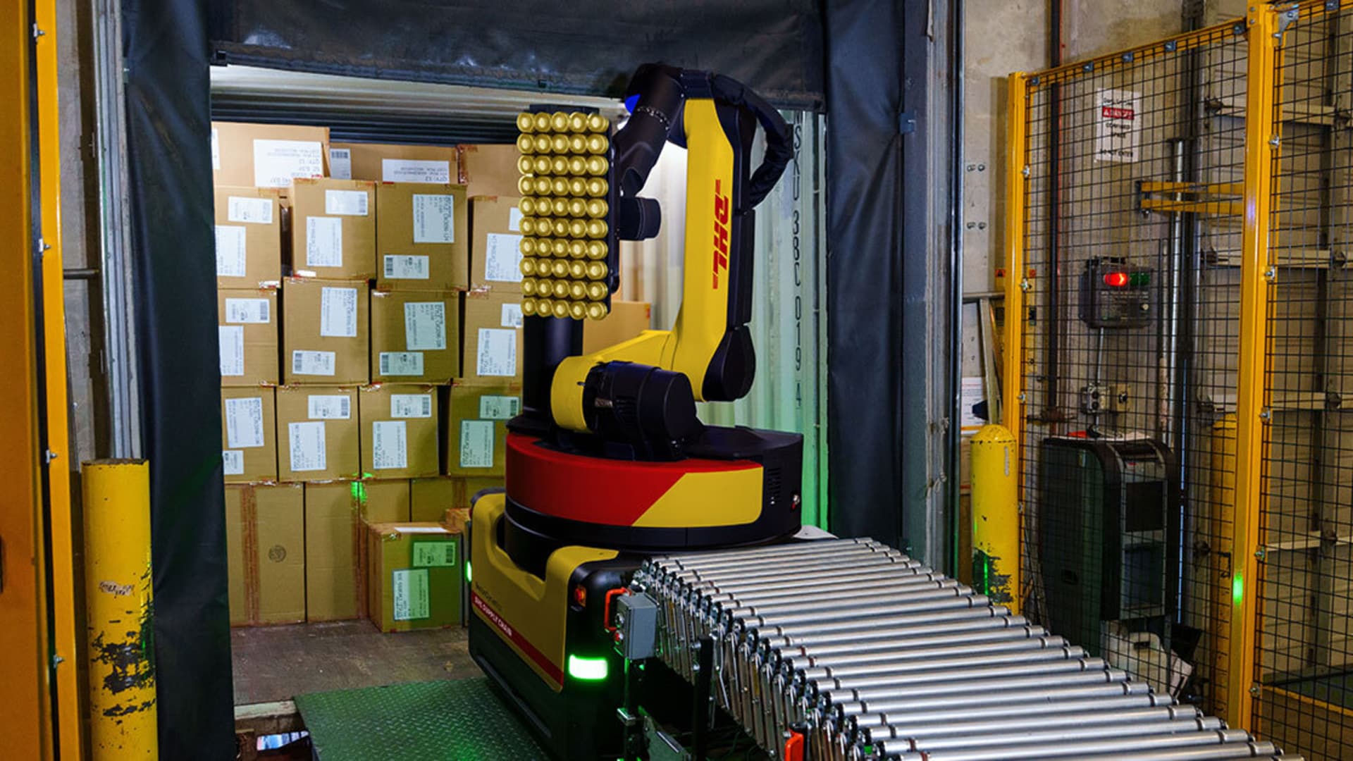 How package, logistics companies are bringing robots into warehouses