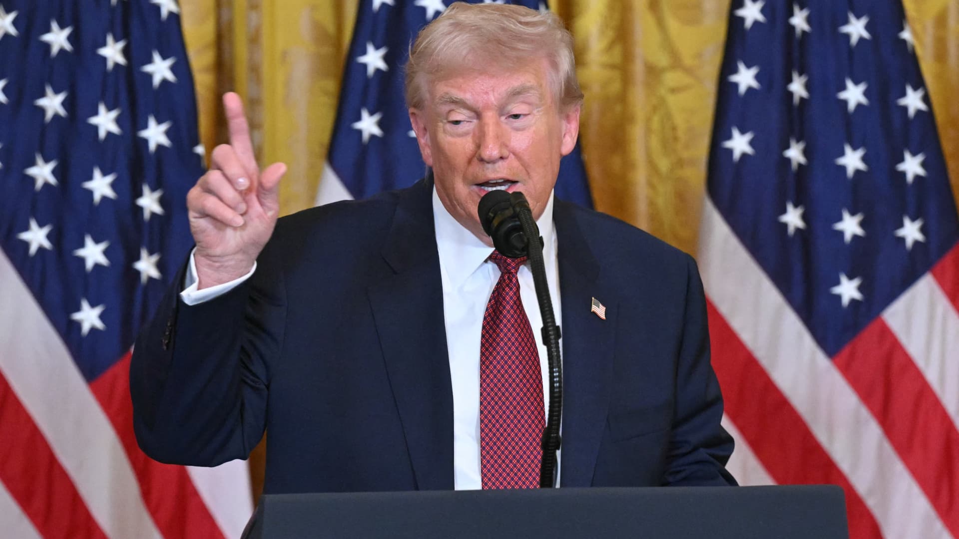 Trump orders Pentagon to buy power from coal plants