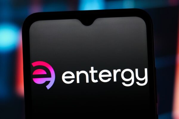 This sector is roaring to start 2026. Wall Street likes these dividend payers