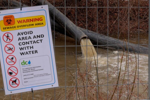 Trump trades blows with Dem governors