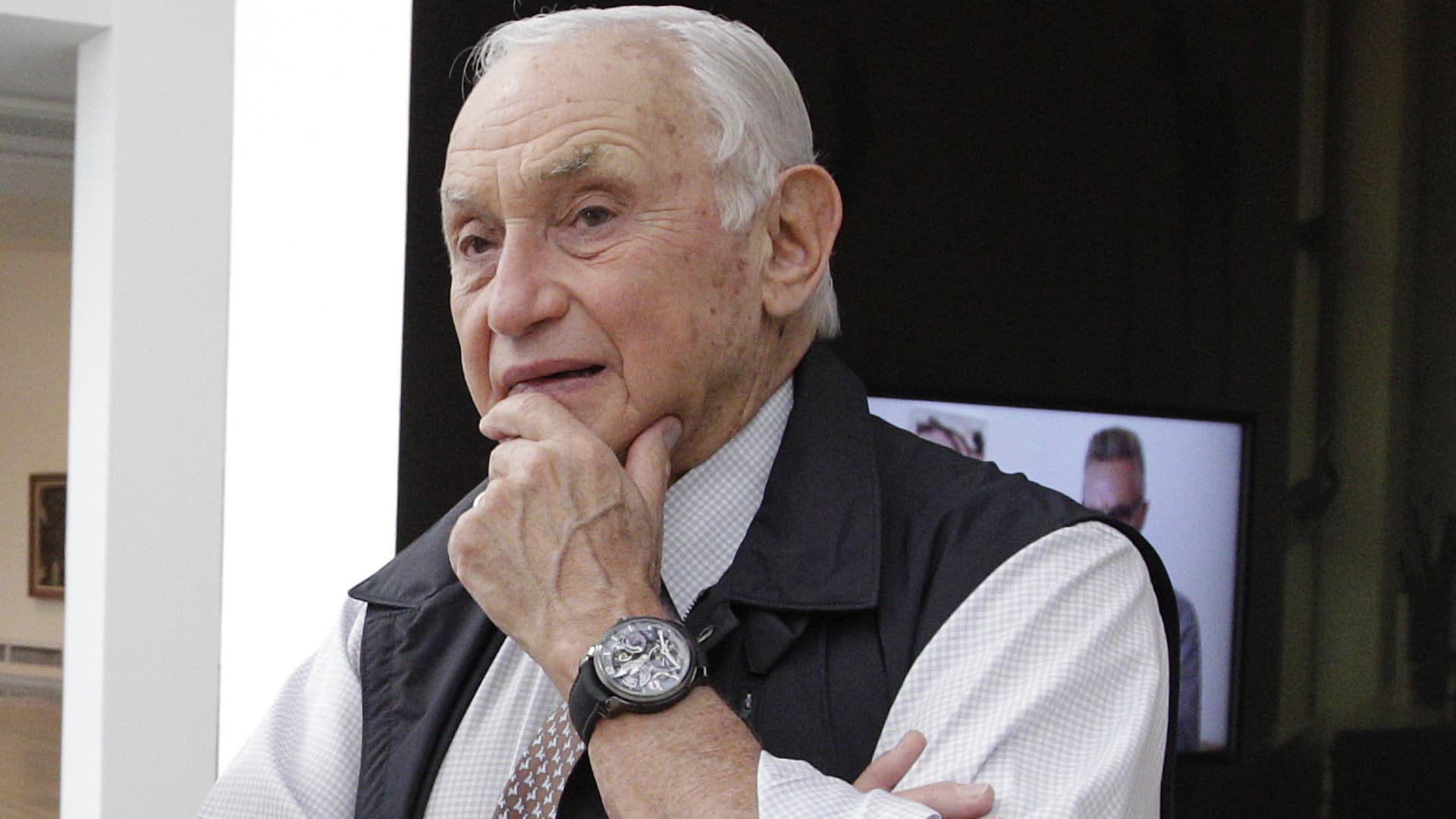 Les Wexner congressional deposition underway
