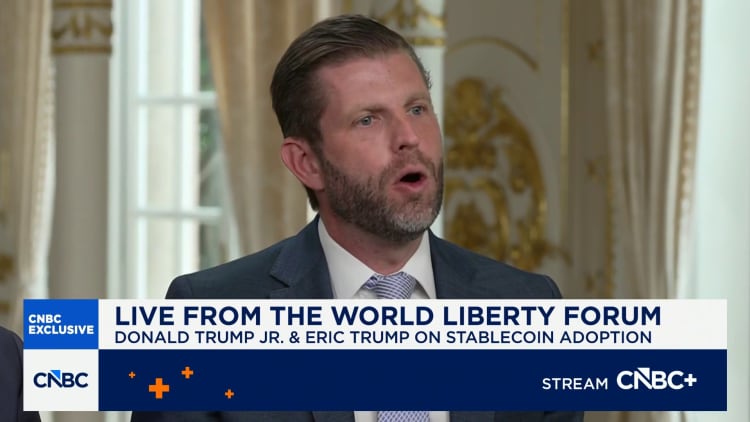 Trump Jr. calls banking Ponzi scheme, touts stablecoin