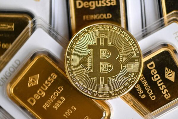 Bitcoin extends decline, falling over 5% to below ,000