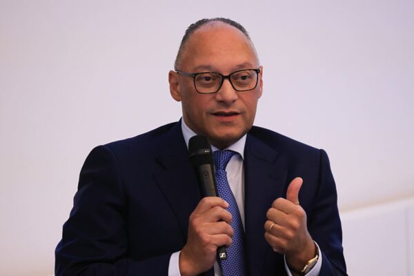 Stoxx 600, FTSE, DAX, CAC, earnings, data