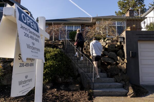 Mortgage rates hit lowest level in nearly 4 years