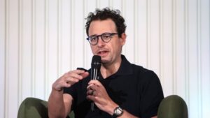 Sam Altman ‘de-escalate’ DoD tensions OpenAI employees back Anthropic