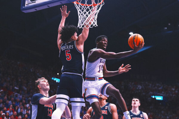 No. 9 Kansas Beats Top-Ranked And Previously Unbeaten Arizona 82-78