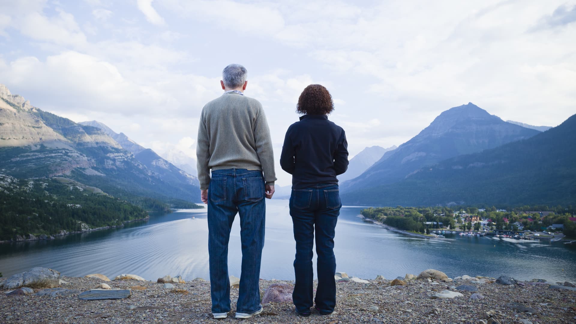 Belle Burden’s ‘Strangers’ highlights financial red flags for women