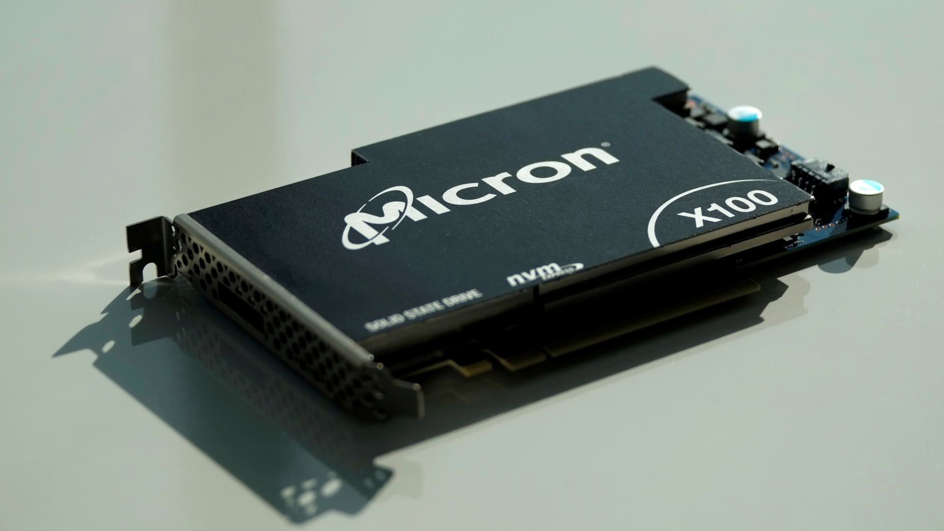 Micron’s post-earnings dip won’t last, and the stock could bounce to new highs, charts show