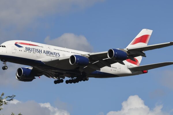British Airways to reward pilots for cutting fuel as costs climb