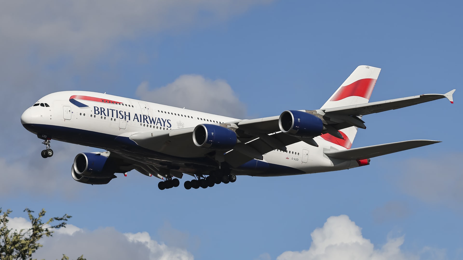 British Airways to reward pilots for cutting fuel as costs climb