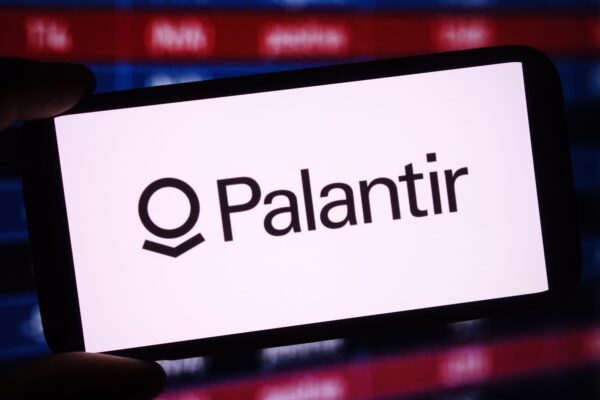 Retail investor buys during Monday’s market turmoil: XLE, PLTR