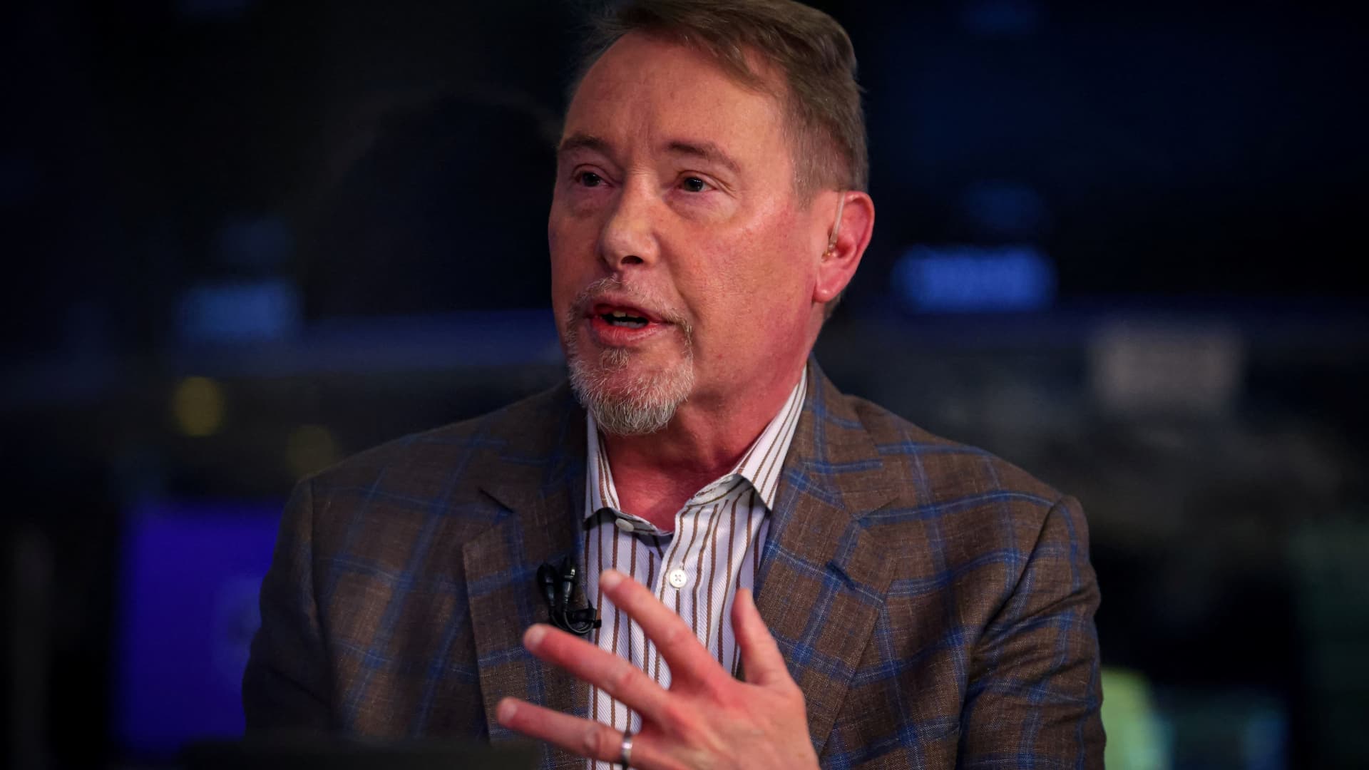 Jeffrey Gundlach says it’s a ‘going nowhere’ market, warns of private credit strains