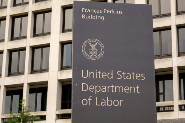 401(k)s may use alternative investments: Labor Department proposal