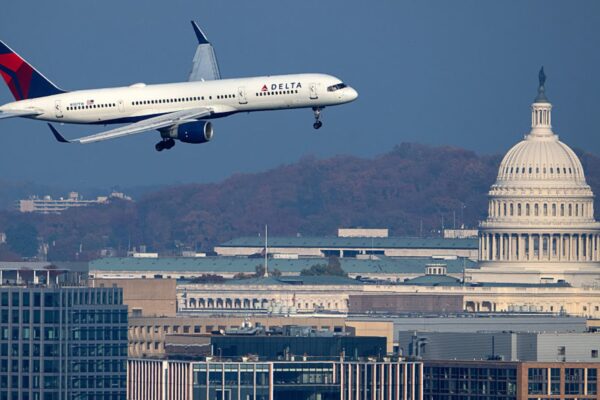 Delta suspends perk for Congress members, cites DHS shutdown