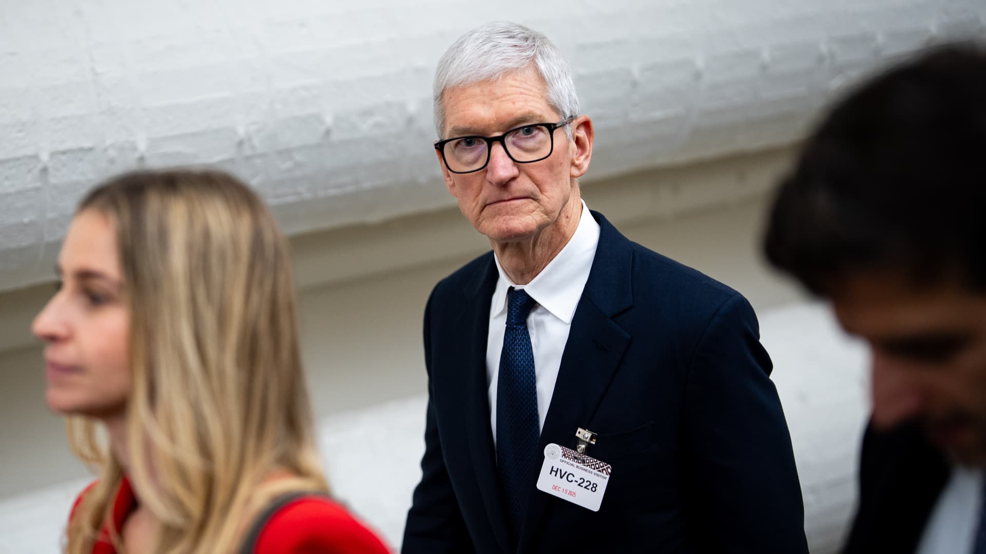 Apple expands U.S. manufacturing pledge, pulling in a third portfolio name