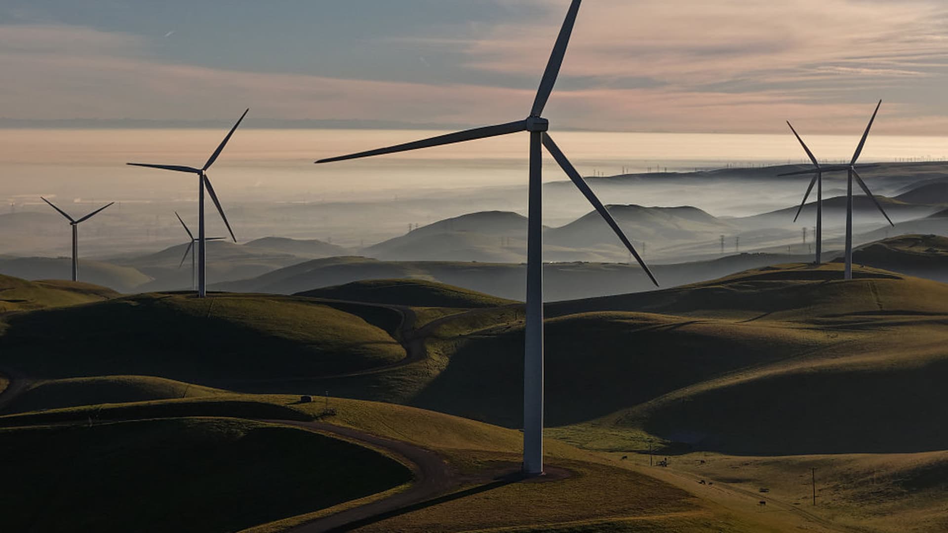 Cramer calls this AI stock ‘a terrific story,’ sticks with Starbucks