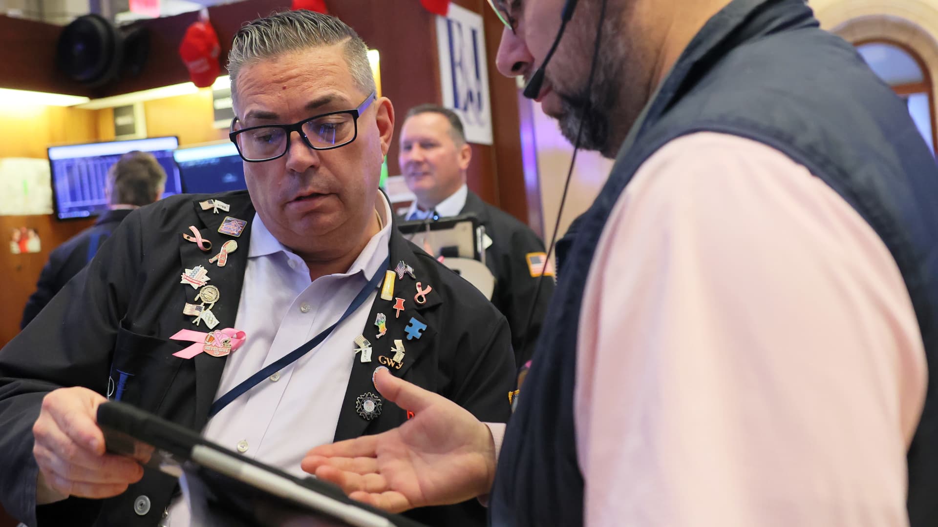 Barclays raises S&P 500 forecast despite war, credit concerns. Here’s why