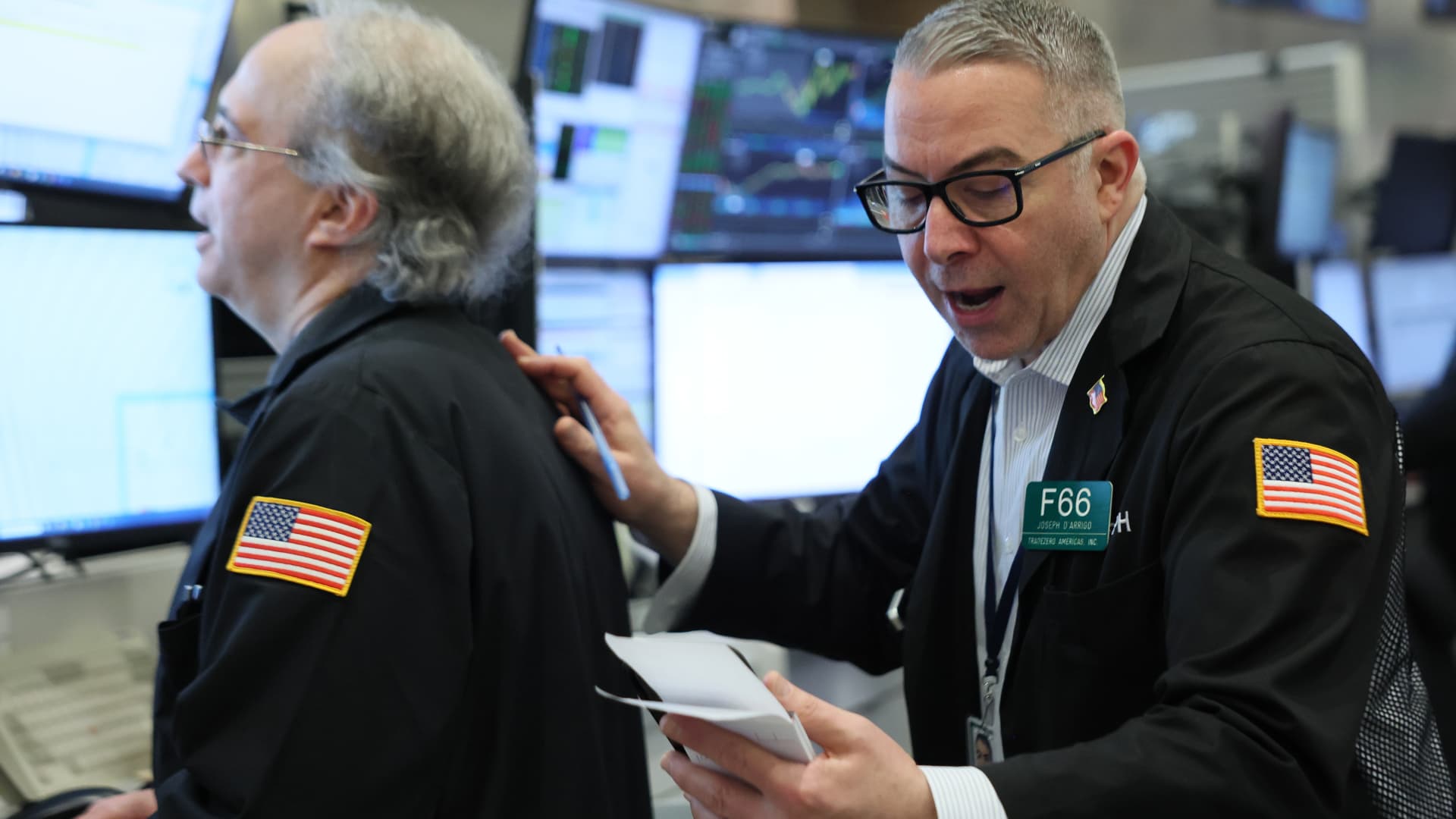 Trump warns Iran over Hormuz flows