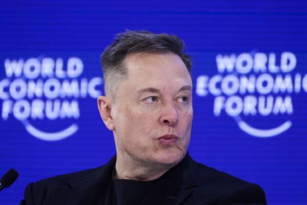 Tesla talks with Chinese firms for .9 billion worth of solar equipment