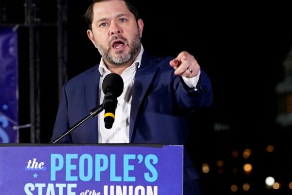 Democrats demand reversal of Russia oil sales to India