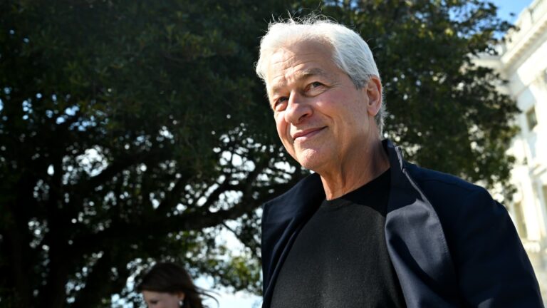 Dimon warns on AI job losses, calls for government-business incentives