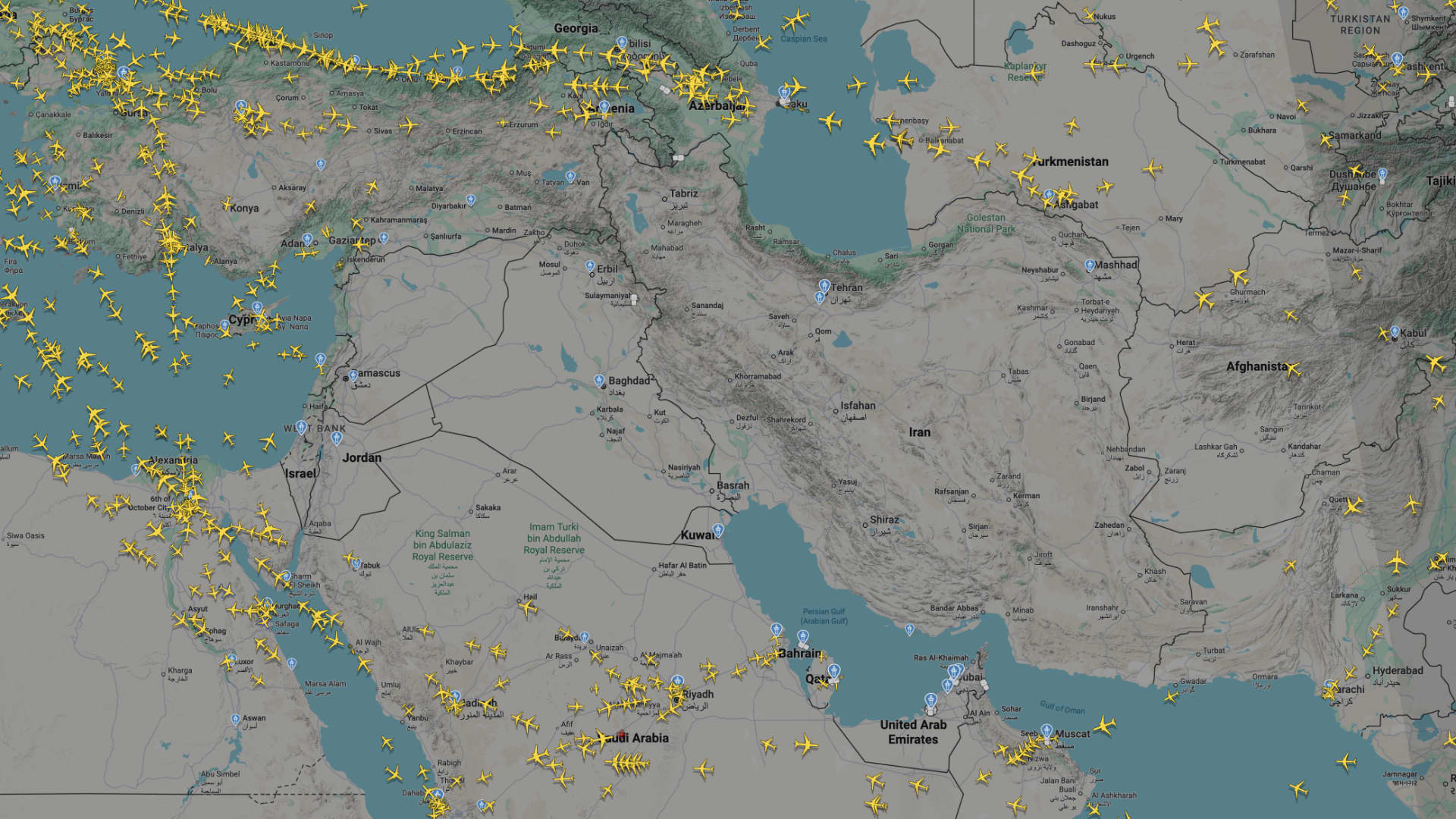Airlines cancel hundreds of flights after U.S., Israeli attacks on Iran
