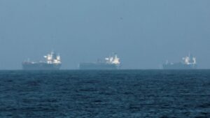 Russian oil draws a crowd