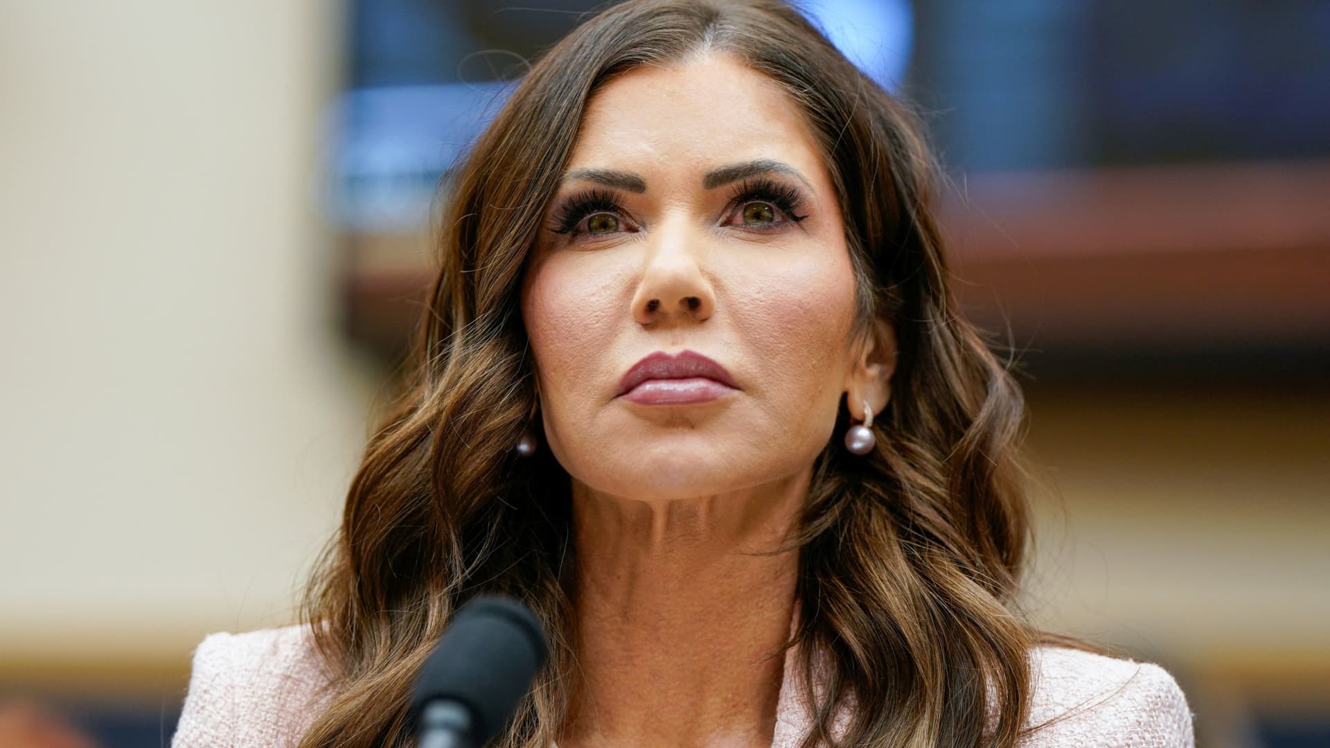 Trump replaces DHS’ Kristi Noem with Markwayne Mullin