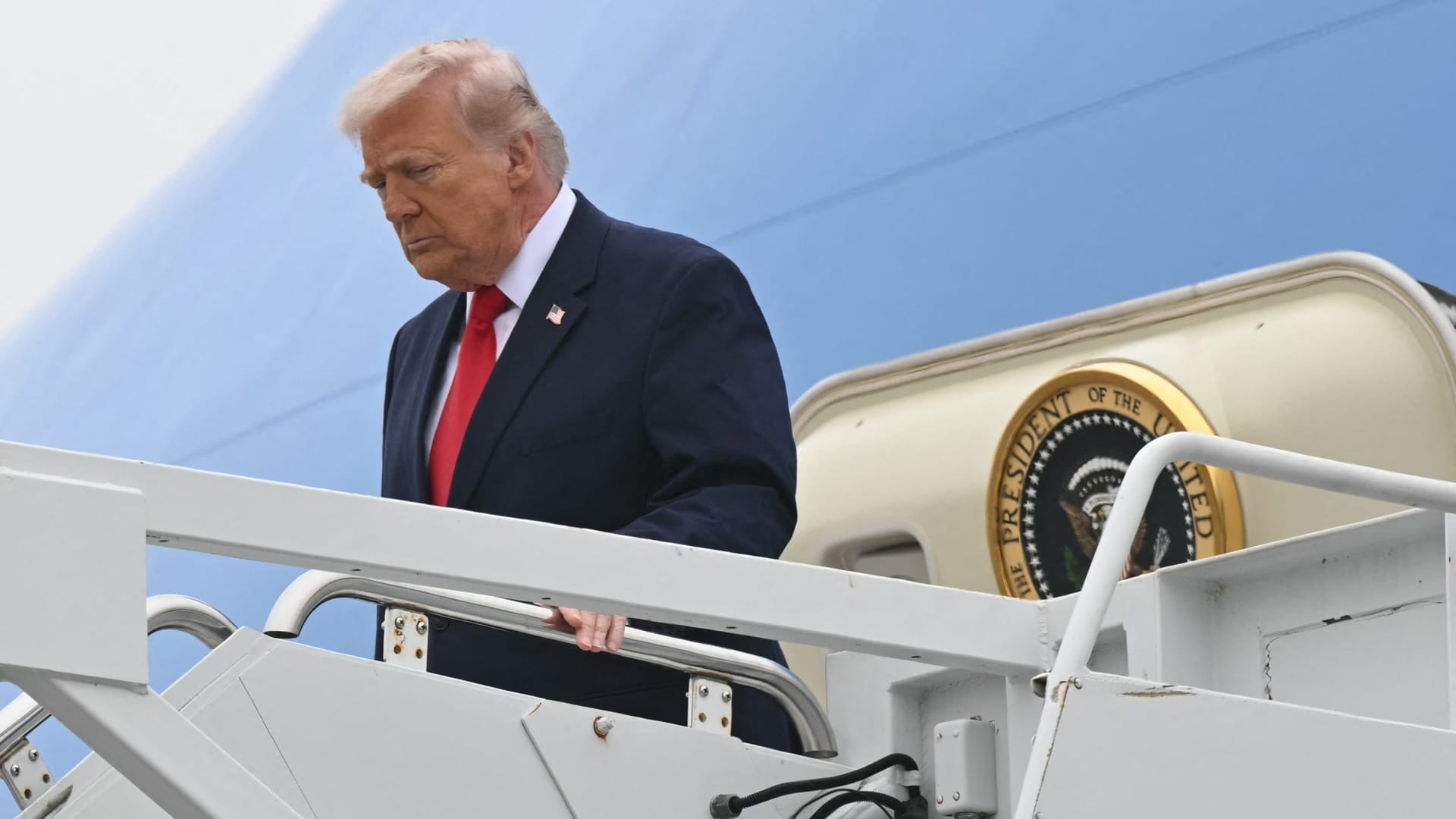 Trump is doubling down on rhetoric to end the Iran war