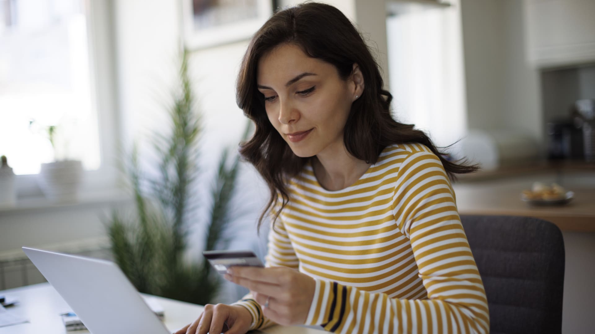 When Does a 0% APR Credit Card Offer Make Sense?