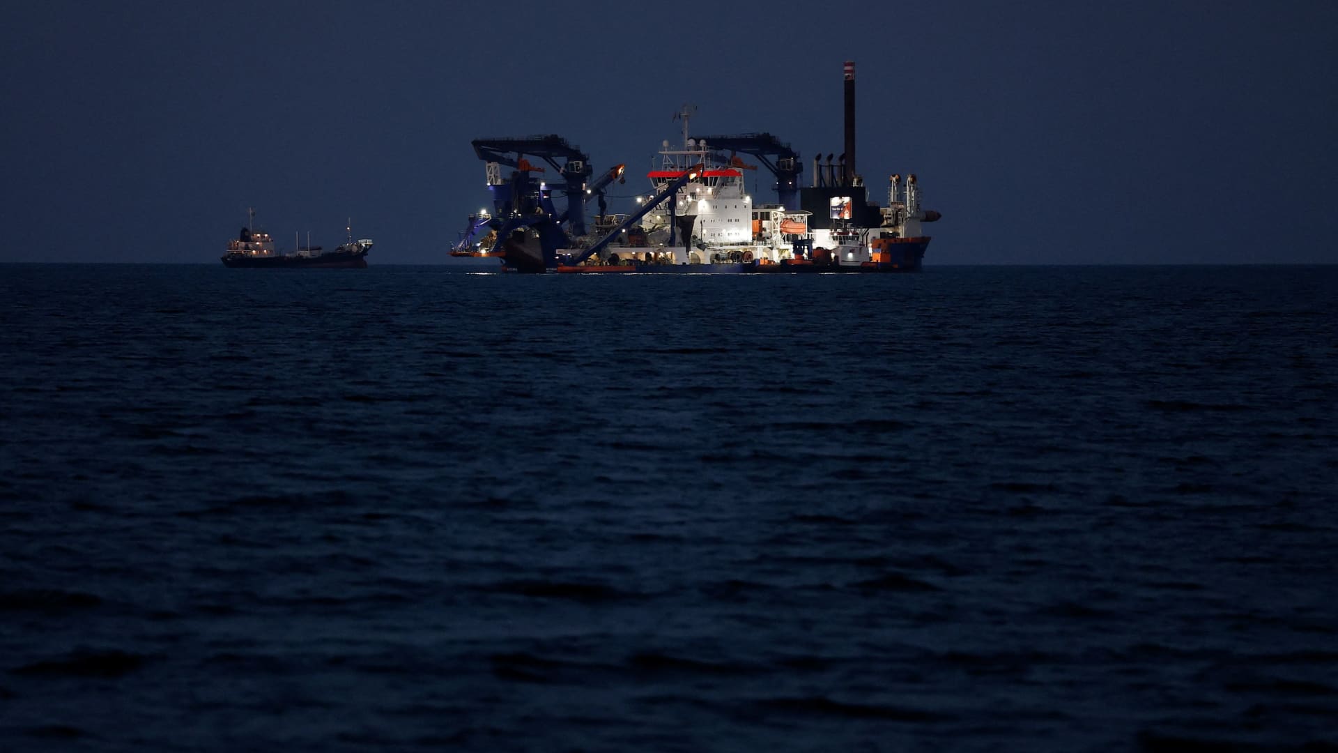 Jim Cramer lays out way for investors to navigate Iran war volatility