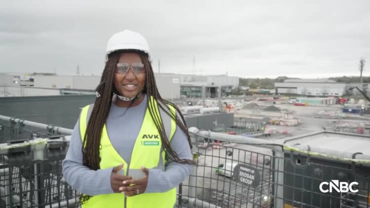 Who pays for AI’s electricity? Data centers spark debate over rising power costs