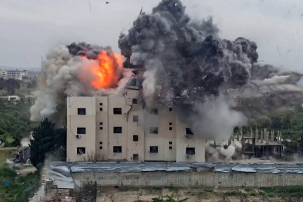 Using options to play a shift to nuclear energy resulting from Mideast war