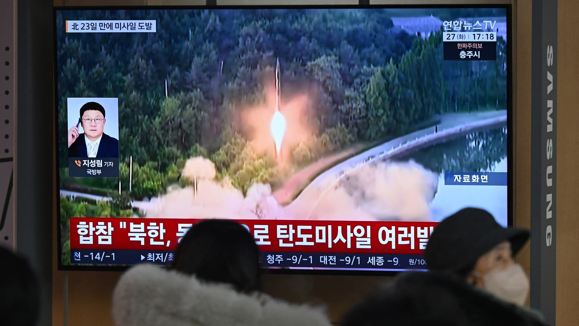 North Korea fires 10 ballistic missiles amid U.S.-South Korea drills
