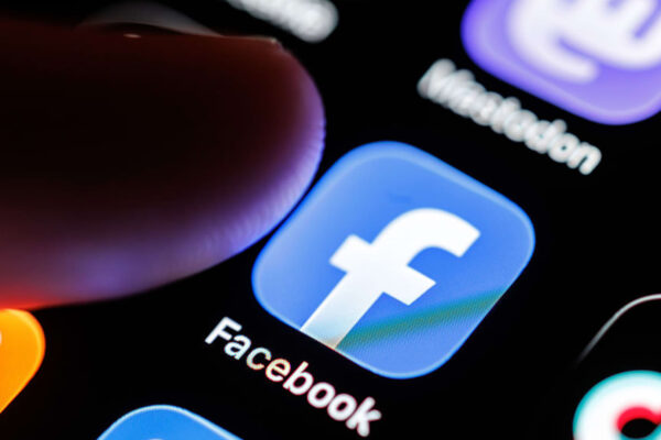 Stocks making the biggest moves midday: META, BBY, APP, SMG