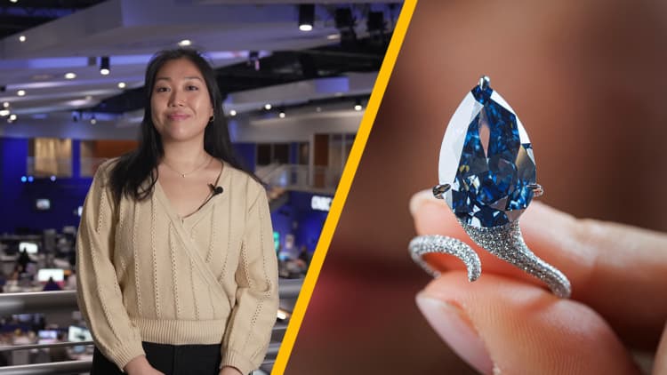 Wealthy consumers invest in jewelry amid rising uncertainty, market volatility