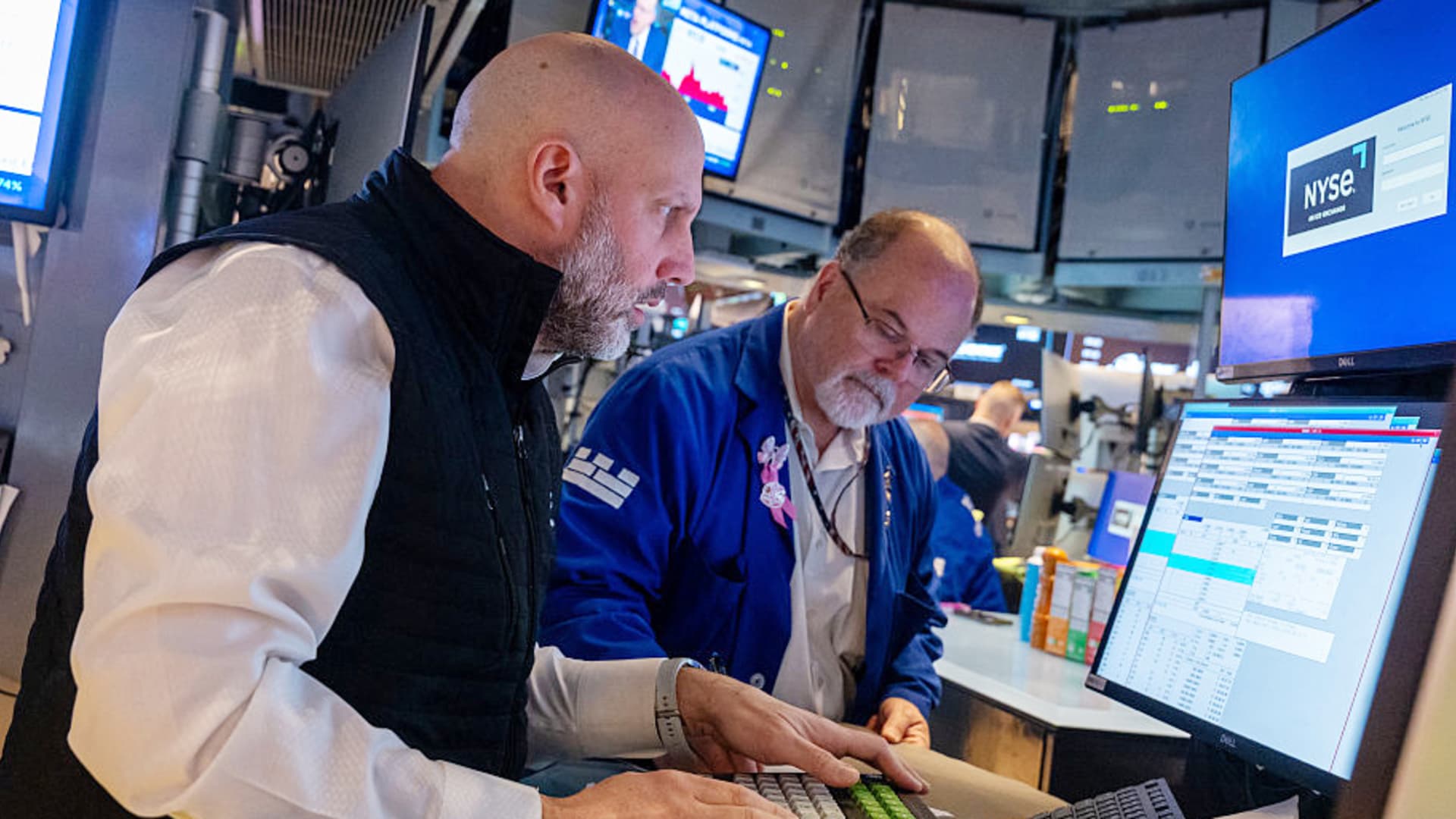 Middle East risks weigh on bonds