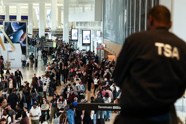 Trump signs order to pay TSA employees after Congress disagreement
