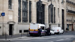 Man arrested over attempted attack outside Bank of America in Paris: Le Parisien