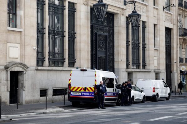Man arrested over attempted attack outside Bank of America in Paris: Le Parisien