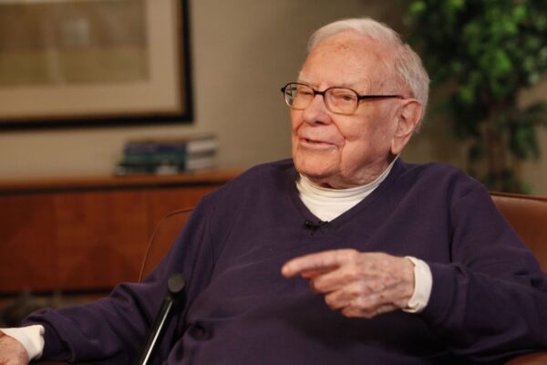 Warren Buffett says he hasn’t talked to Bill Gates