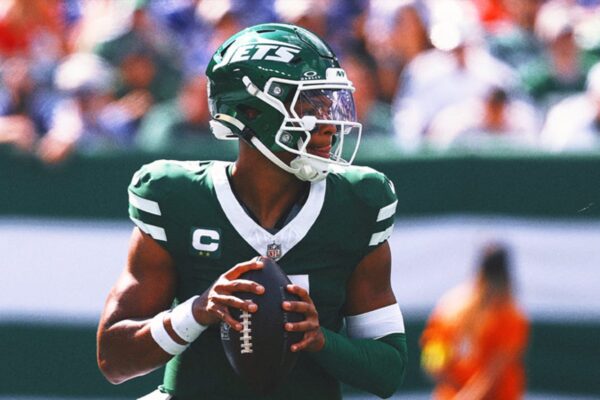 Chiefs Land New Backup for Patrick Mahomes, Reportedly Trade for Justin Fields