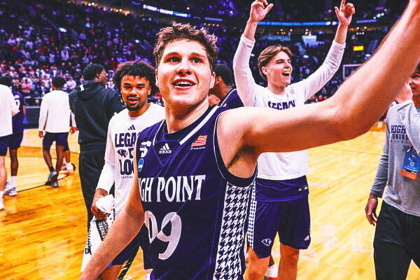High Point’s Chase Johnston Hits First 2-Point FG at Perfect Time