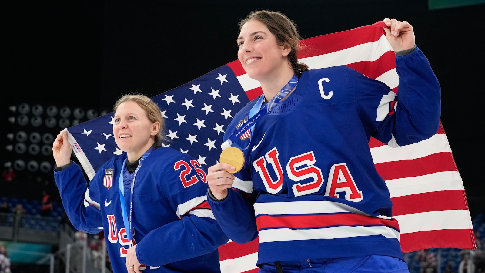 Knight delivers joke during ‘SNL’ appearance featuring US men and women hockey gold medal winners