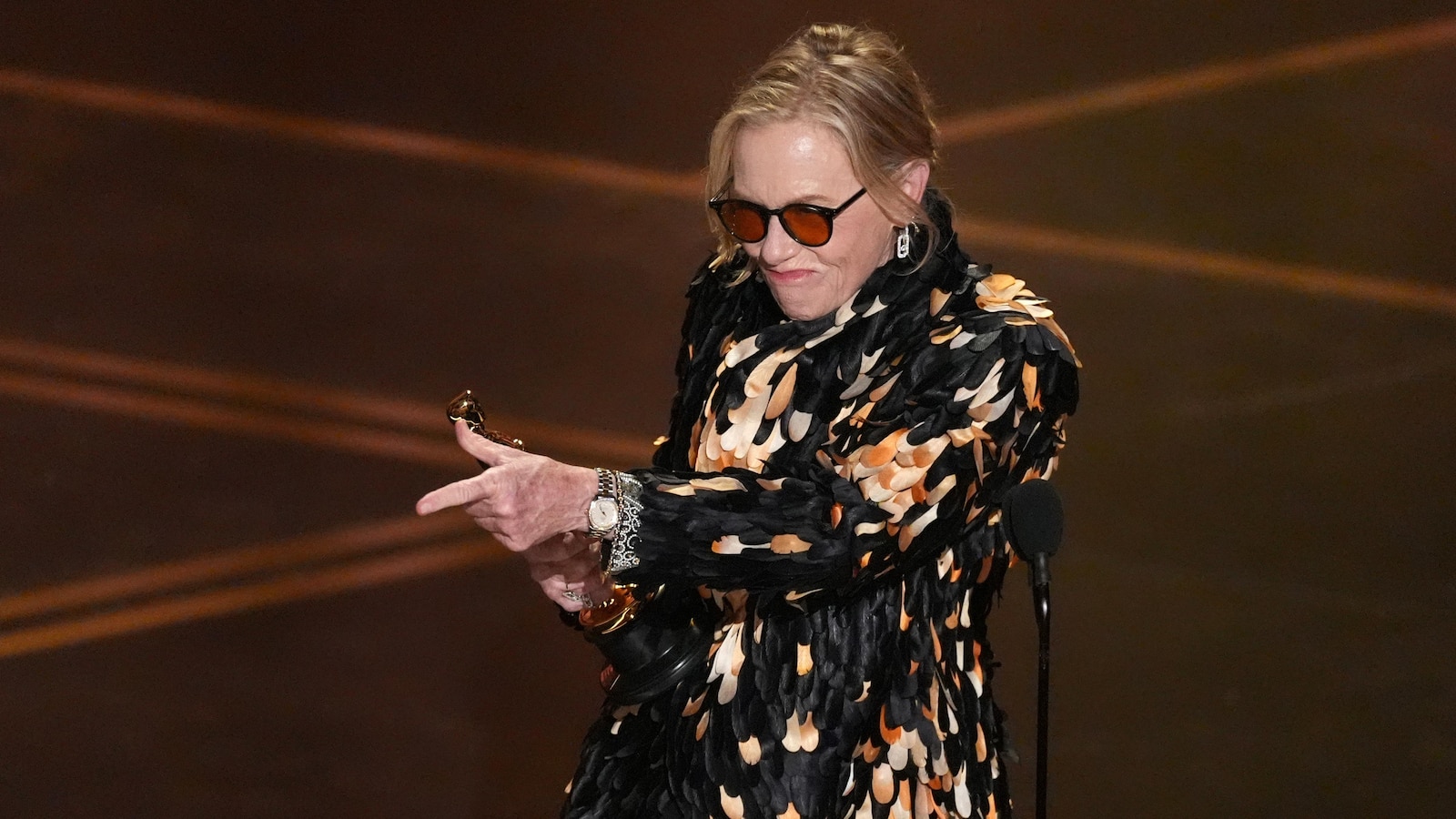 Amy Madigan wins Oscar for best supporting actress in ‘Weapons,’ 40 years after last nomination