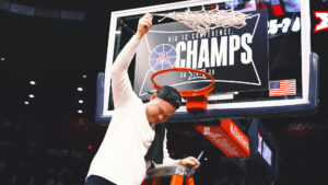 Last Night in College Basketball: Arizona Wins Big 12 With W Over Iowa State