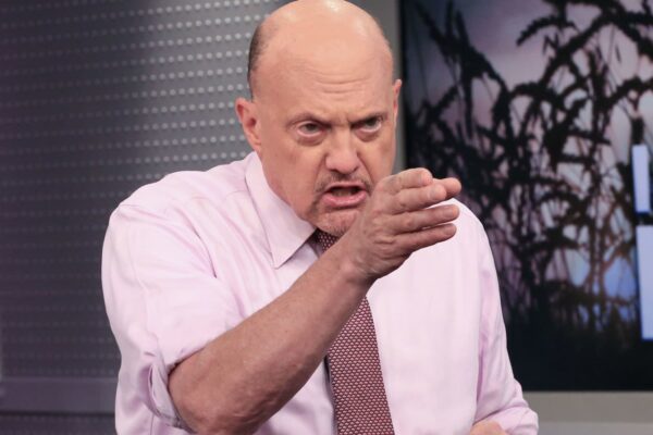 Jim Cramer says potential stock market bottom is tied to interest rates, not war headlines
