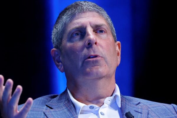 Jeff Shell to leave role as Paramount president