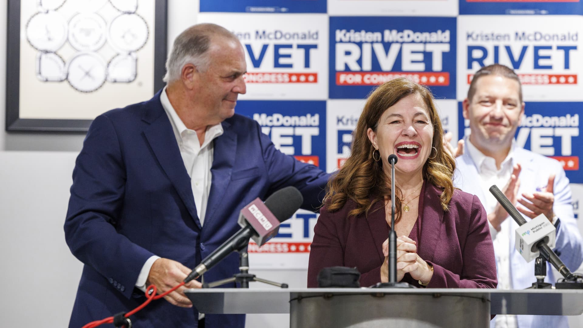 Earned Income Tax Credit would rise to ,500 per kid under new Dem bill